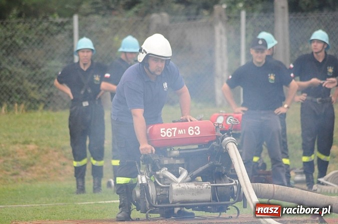 Zdjęcie w galerii na portalu naszraciborz.pl: Zawody strażackie w Chałupkach - Roszków w dobrej formie przed mistrzostwami powiatu wiadomości z regionu