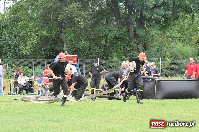 Zdjęcie w galerii na portalu naszraciborz.pl: Zawody strażackie w Chałupkach - Roszków w dobrej formie przed mistrzostwami powiatu wiadomości z regionu