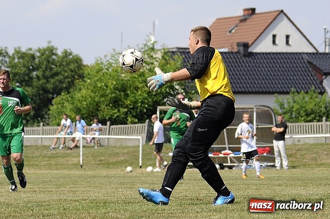 Zdjęcie w galerii na portalu naszraciborz.pl: Studzienna-Syrynia: Jak nie strzelisz, to dostaniesz wiadomości z regionu