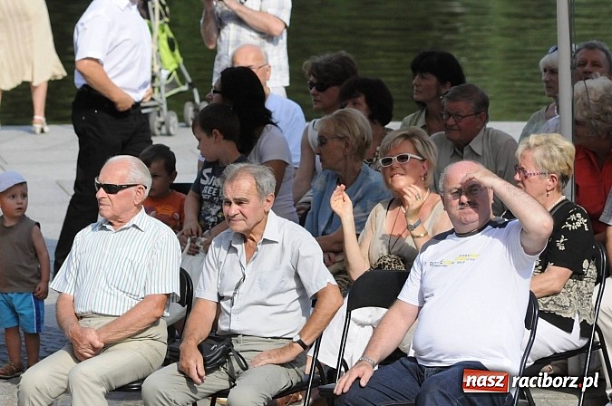 Zdjęcie w galerii na portalu naszraciborz.pl: Młodzieżowa Orkiestra z RCK zagrała dziś w parku Roth. Spora frekwencja wiadomości z regionu