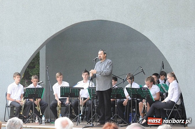 Zdjęcie w galerii na portalu naszraciborz.pl: Młodzieżowa Orkiestra z RCK zagrała dziś w parku Roth. Spora frekwencja wiadomości z regionu