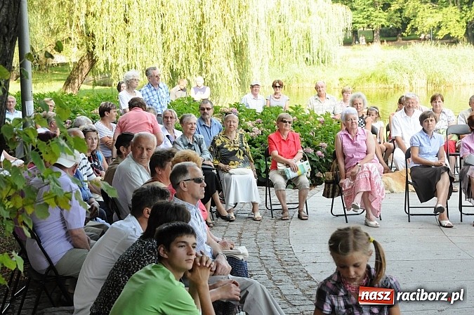 Zdjęcie w galerii na portalu naszraciborz.pl: Młodzieżowa Orkiestra z RCK zagrała dziś w parku Roth. Spora frekwencja wiadomości z regionu