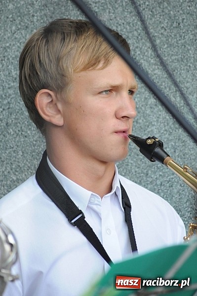 Zdjęcie w galerii na portalu naszraciborz.pl: Młodzieżowa Orkiestra z RCK zagrała dziś w parku Roth. Spora frekwencja wiadomości z regionu