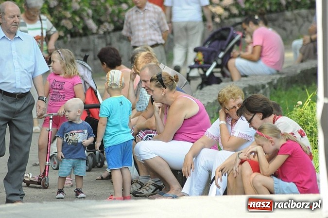 Zdjęcie w galerii na portalu naszraciborz.pl: Młodzieżowa Orkiestra z RCK zagrała dziś w parku Roth. Spora frekwencja wiadomości z regionu