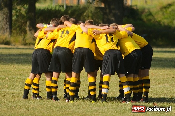 Zdjęcie w galerii na portalu naszraciborz.pl: B klasa: Samborowice utarły nosa Raszczycom wiadomości z regionu