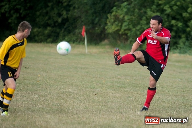 Zdjęcie w galerii na portalu naszraciborz.pl: B klasa: Samborowice utarły nosa Raszczycom wiadomości z regionu