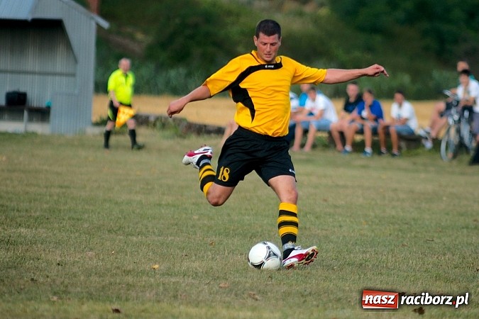 Zdjęcie w galerii na portalu naszraciborz.pl: B klasa: Samborowice utarły nosa Raszczycom wiadomości z regionu