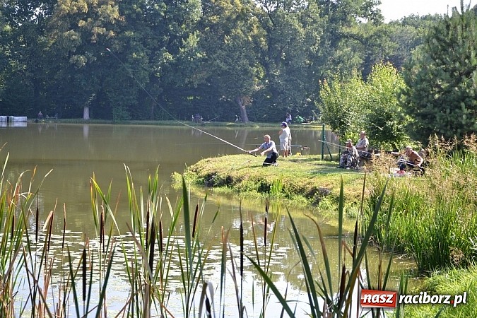 Zdjęcie w galerii na portalu naszraciborz.pl: Emeryci wędkowali na Trzecioku wiadomości z regionu