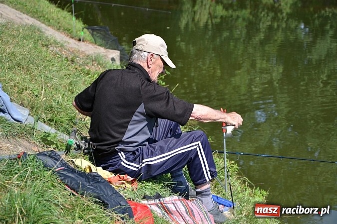 Zdjęcie w galerii na portalu naszraciborz.pl: Emeryci wędkowali na Trzecioku wiadomości z regionu