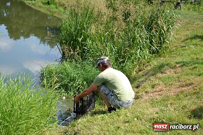 Zdjęcie w galerii na portalu naszraciborz.pl: Emeryci wędkowali na Trzecioku wiadomości z regionu