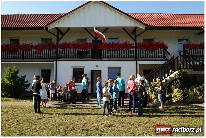 Zdjęcie w galerii na portalu naszraciborz.pl: Dzieci z Pogrzebienia na koloniach w Trzęsaczu wiadomości z regionu