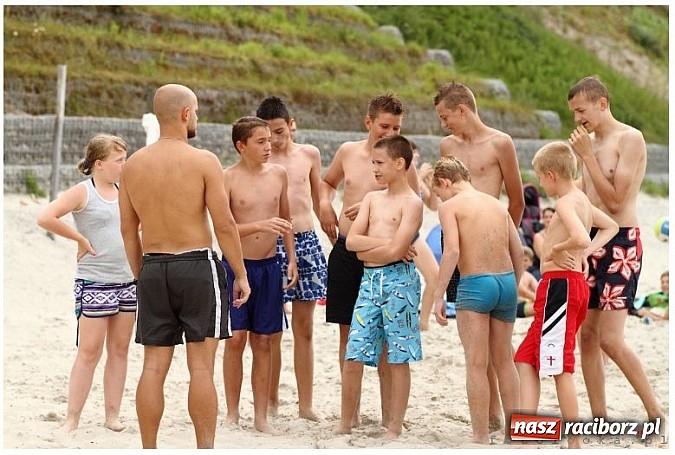 Zdjęcie w galerii na portalu naszraciborz.pl: Dzieci z Pogrzebienia na koloniach w Trzęsaczu wiadomości z regionu