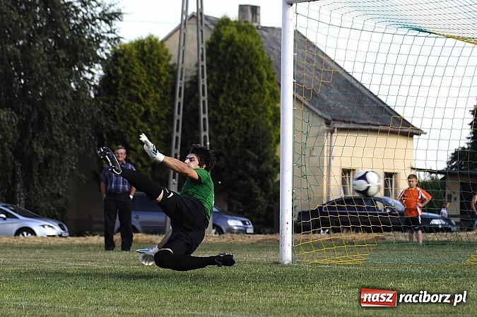 Zdjęcie w galerii na portalu naszraciborz.pl: Czarni wywieźli trzy punkty z Borucina wiadomości z regionu