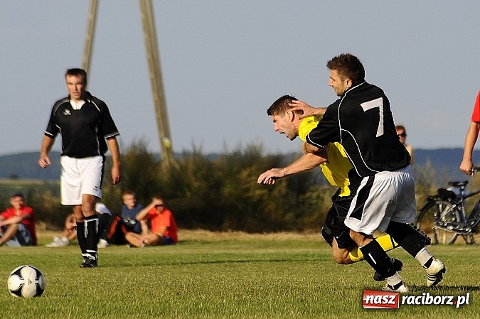 Zdjęcie w galerii na portalu naszraciborz.pl: Czarni wywieźli trzy punkty z Borucina wiadomości z regionu