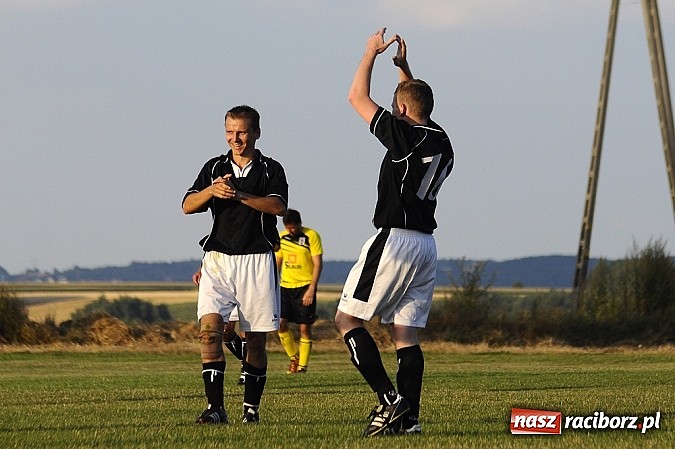 Zdjęcie w galerii na portalu naszraciborz.pl: Czarni wywieźli trzy punkty z Borucina wiadomości z regionu