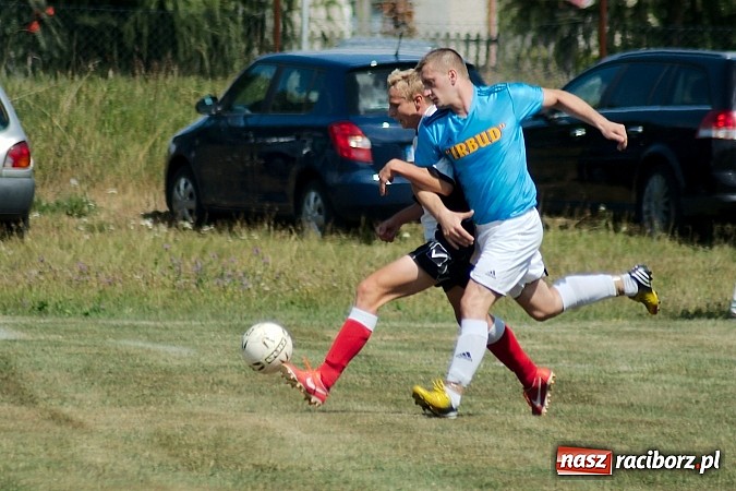 Zdjęcie w galerii na portalu naszraciborz.pl: Zameczek Czernica rozniósł Bieńkowice wiadomości z regionu