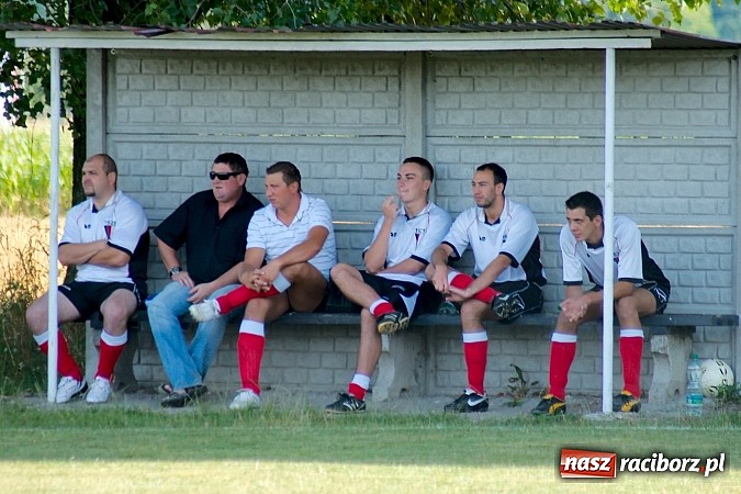 Zdjęcie w galerii na portalu naszraciborz.pl: Zameczek Czernica rozniósł Bieńkowice wiadomości z regionu