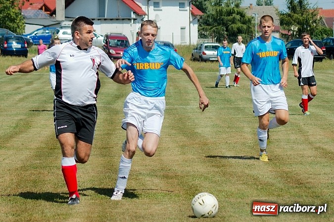 Zdjęcie w galerii na portalu naszraciborz.pl: Zameczek Czernica rozniósł Bieńkowice wiadomości z regionu