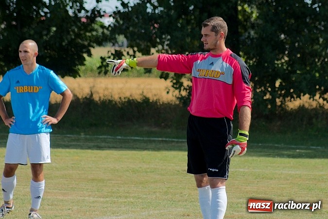 Zdjęcie w galerii na portalu naszraciborz.pl: Zameczek Czernica rozniósł Bieńkowice wiadomości z regionu
