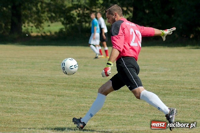 Zdjęcie w galerii na portalu naszraciborz.pl: Zameczek Czernica rozniósł Bieńkowice wiadomości z regionu