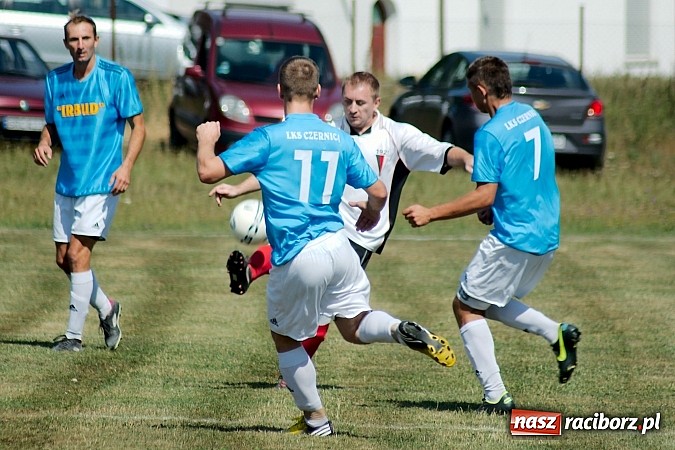 Zdjęcie w galerii na portalu naszraciborz.pl: Zameczek Czernica rozniósł Bieńkowice wiadomości z regionu