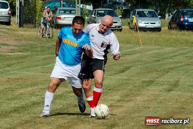 Zdjęcie w galerii na portalu naszraciborz.pl: Zameczek Czernica rozniósł Bieńkowice wiadomości z regionu