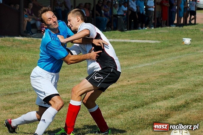 Zdjęcie w galerii na portalu naszraciborz.pl: Zameczek Czernica rozniósł Bieńkowice wiadomości z regionu