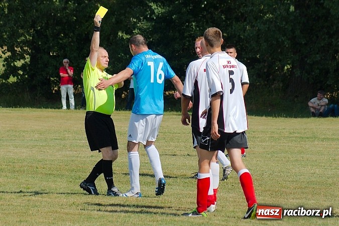 Zdjęcie w galerii na portalu naszraciborz.pl: Zameczek Czernica rozniósł Bieńkowice wiadomości z regionu