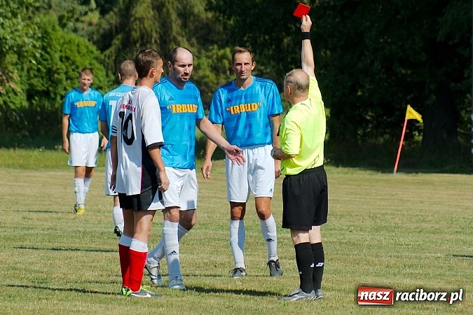 Zdjęcie w galerii na portalu naszraciborz.pl: Zameczek Czernica rozniósł Bieńkowice wiadomości z regionu