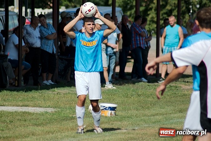 Zdjęcie w galerii na portalu naszraciborz.pl: Zameczek Czernica rozniósł Bieńkowice wiadomości z regionu