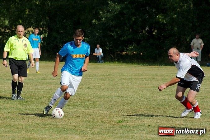 Zdjęcie w galerii na portalu naszraciborz.pl: Zameczek Czernica rozniósł Bieńkowice wiadomości z regionu