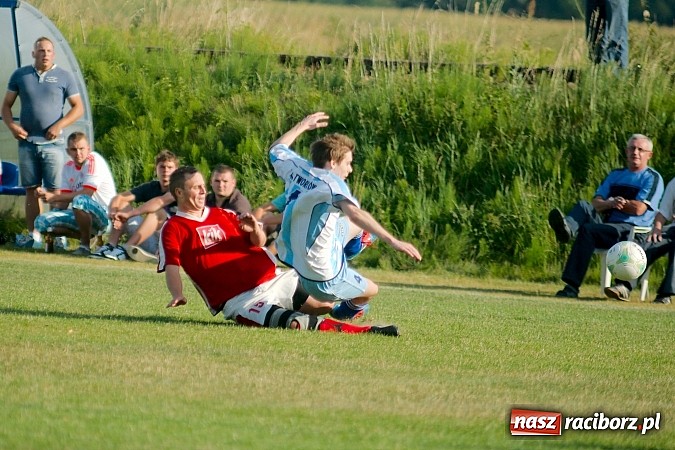 Zdjęcie w galerii na portalu naszraciborz.pl: Nerwówka w Cyprzanowie. Tworków górą wiadomości z regionu