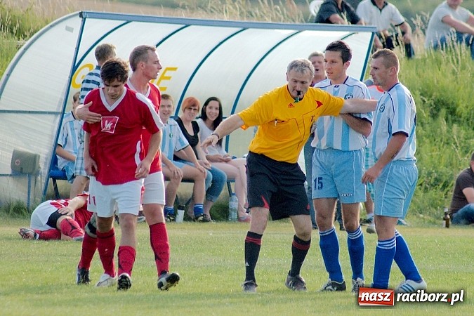 Zdjęcie w galerii na portalu naszraciborz.pl: Nerwówka w Cyprzanowie. Tworków górą wiadomości z regionu
