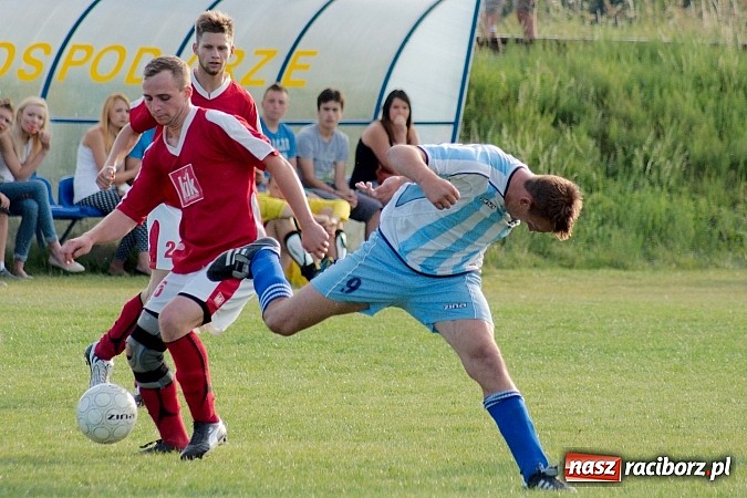 Zdjęcie w galerii na portalu naszraciborz.pl: Nerwówka w Cyprzanowie. Tworków górą wiadomości z regionu