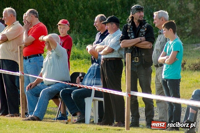 Zdjęcie w galerii na portalu naszraciborz.pl: Nerwówka w Cyprzanowie. Tworków górą wiadomości z regionu