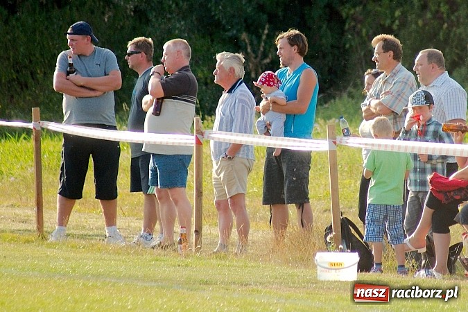 Zdjęcie w galerii na portalu naszraciborz.pl: Nerwówka w Cyprzanowie. Tworków górą wiadomości z regionu