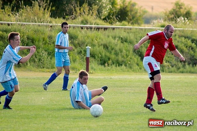 Zdjęcie w galerii na portalu naszraciborz.pl: Nerwówka w Cyprzanowie. Tworków górą wiadomości z regionu