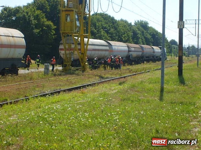Zdjęcie w galerii na portalu naszraciborz.pl: Wyciek gazu na stacji w Chałupkach. W akcji plutony chemiczne wiadomości z regionu