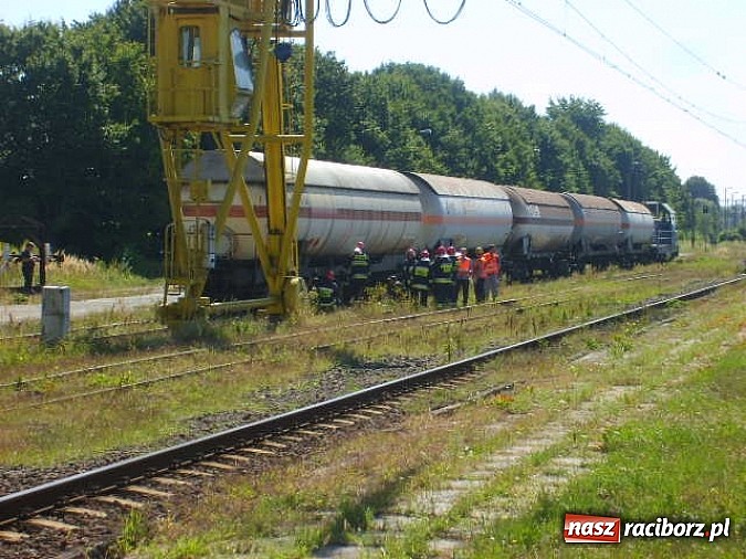 Zdjęcie w galerii na portalu naszraciborz.pl: Wyciek gazu na stacji w Chałupkach. W akcji plutony chemiczne wiadomości z regionu