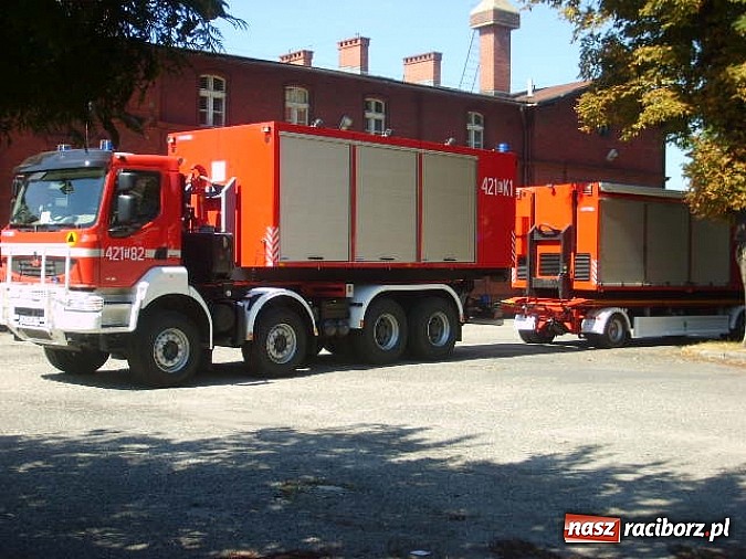 Zdjęcie w galerii na portalu naszraciborz.pl: Wyciek gazu na stacji w Chałupkach. W akcji plutony chemiczne wiadomości z regionu