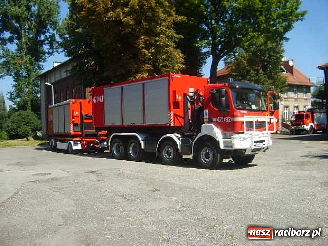 Zdjęcie w galerii na portalu naszraciborz.pl: Wyciek gazu na stacji w Chałupkach. W akcji plutony chemiczne wiadomości z regionu