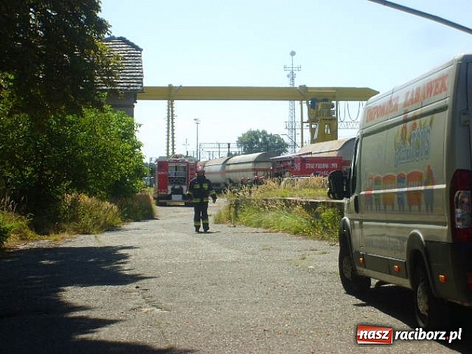 Zdjęcie w galerii na portalu naszraciborz.pl: Wyciek gazu na stacji w Chałupkach. W akcji plutony chemiczne wiadomości z regionu