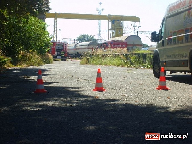 Zdjęcie w galerii na portalu naszraciborz.pl: Wyciek gazu na stacji w Chałupkach. W akcji plutony chemiczne wiadomości z regionu