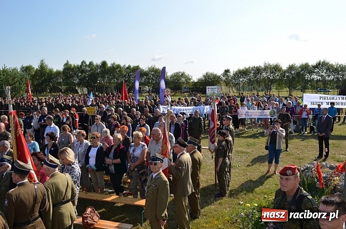 Zdjęcie w galerii na portalu naszraciborz.pl: Raciborscy pogranicznicy na pielgrzymim szlaku wiadomości z regionu