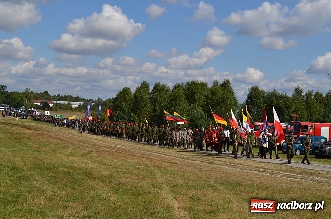 Zdjęcie w galerii na portalu naszraciborz.pl: Raciborscy pogranicznicy na pielgrzymim szlaku wiadomości z regionu