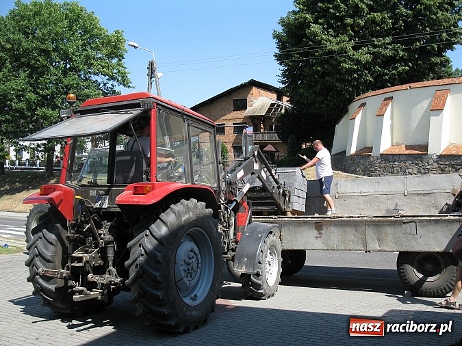 Zdjęcie w galerii na portalu naszraciborz.pl: Strażacy w Tworkowie zakasali rękawy wiadomości z regionu