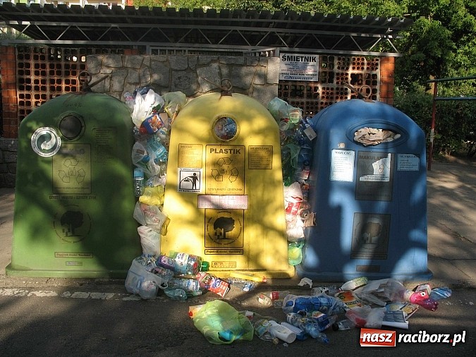Zdjęcie w galerii na portalu naszraciborz.pl: Racibórz zbliża się do Neapolu. Zaczyna tonąć w śmieciach! wiadomości z regionu