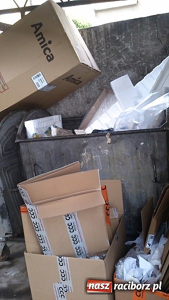 Zdjęcie w galerii na portalu naszraciborz.pl: Racibórz zbliża się do Neapolu. Zaczyna tonąć w śmieciach! wiadomości z regionu