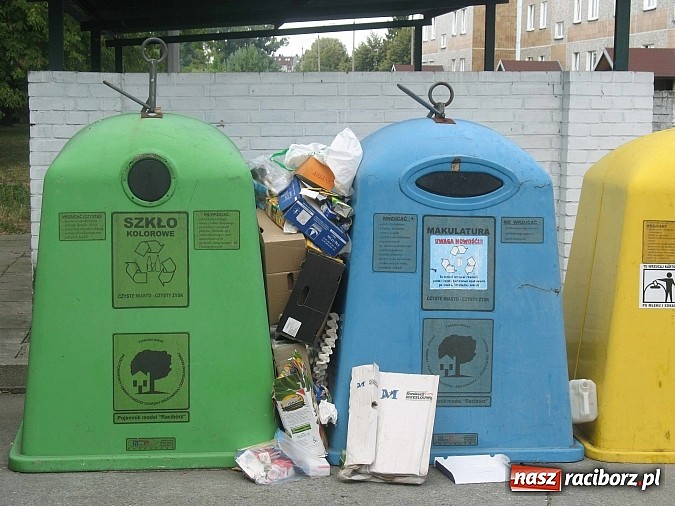 Zdjęcie w galerii na portalu naszraciborz.pl: Racibórz zbliża się do Neapolu. Zaczyna tonąć w śmieciach! wiadomości z regionu