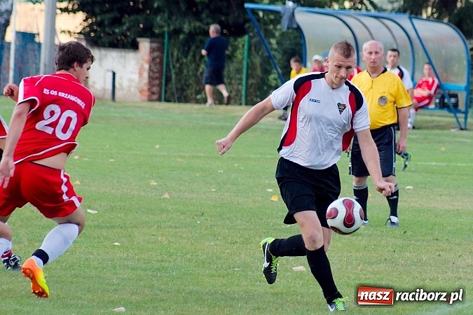 Zdjęcie w galerii na portalu naszraciborz.pl: Mecz na szczycie dla Czarnych Gorzyce wiadomości z regionu